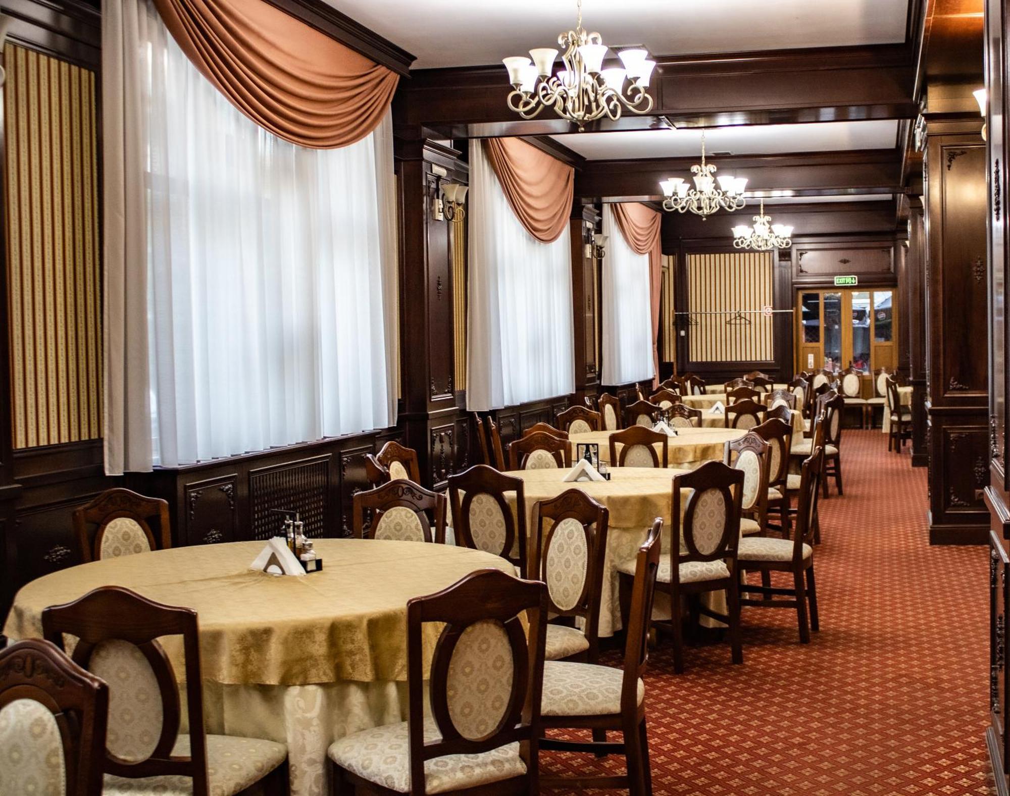 Hotel Rebis 브러일라 외부 사진