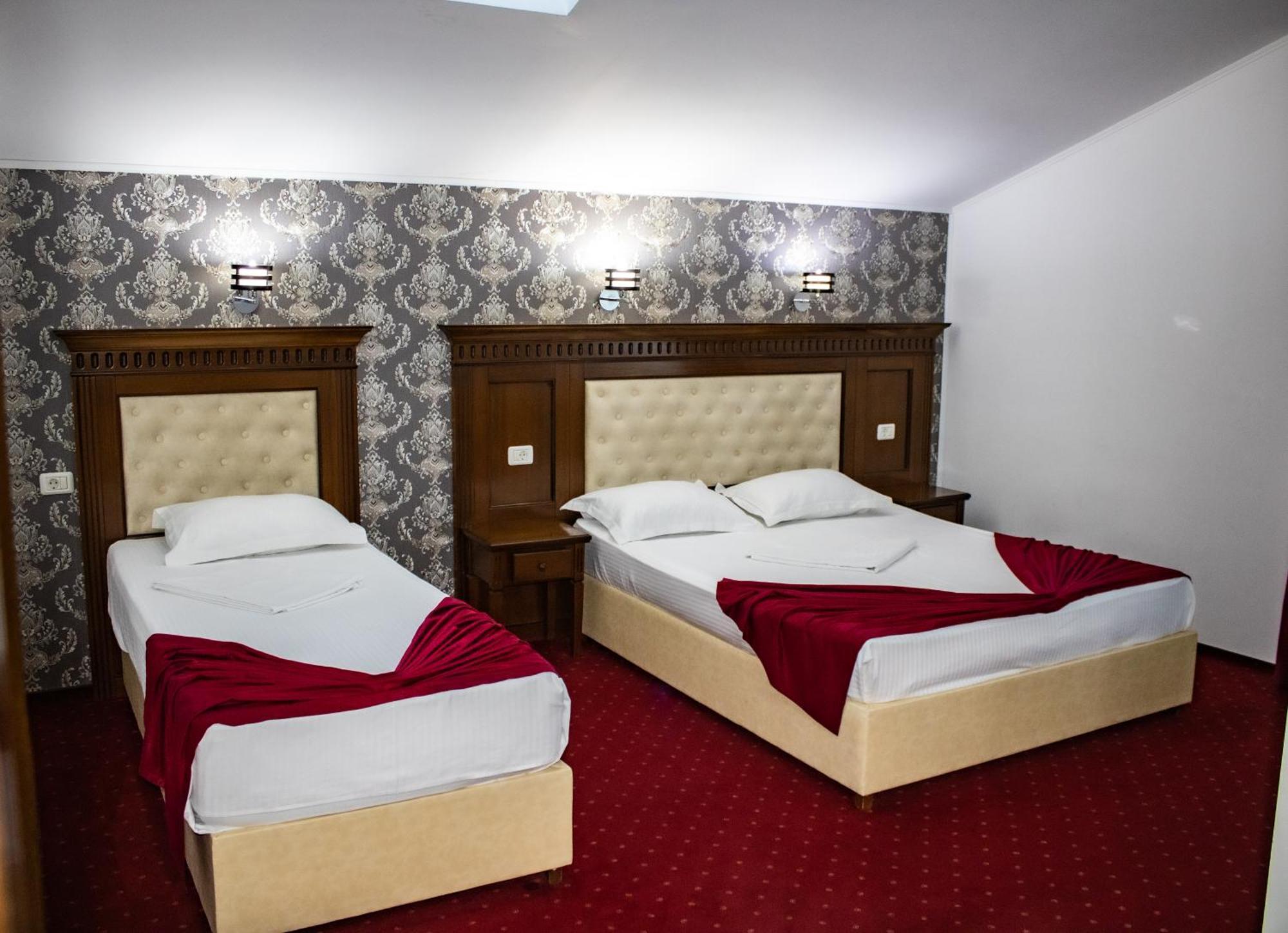 Hotel Rebis 브러일라 외부 사진