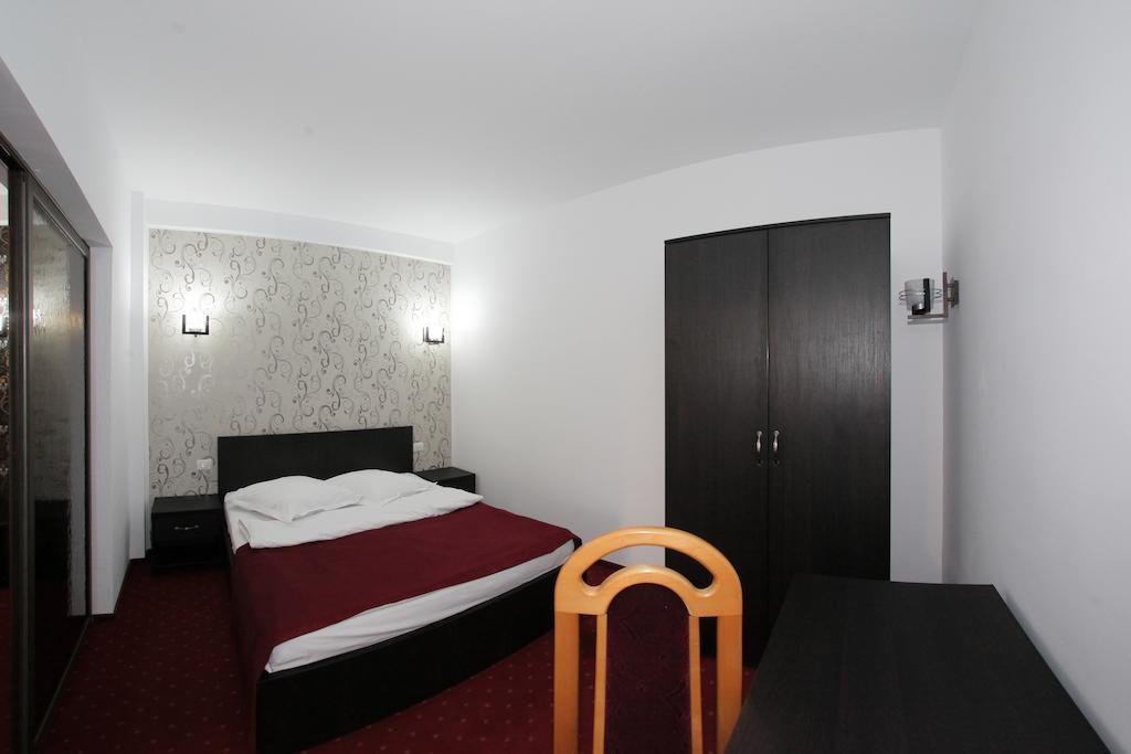 Hotel Rebis 브러일라 외부 사진